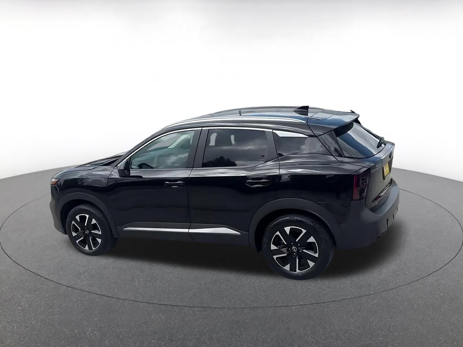 Used 2026 Nissan Kicks SV w/ Cold Weather Package AWD/4WD image 9