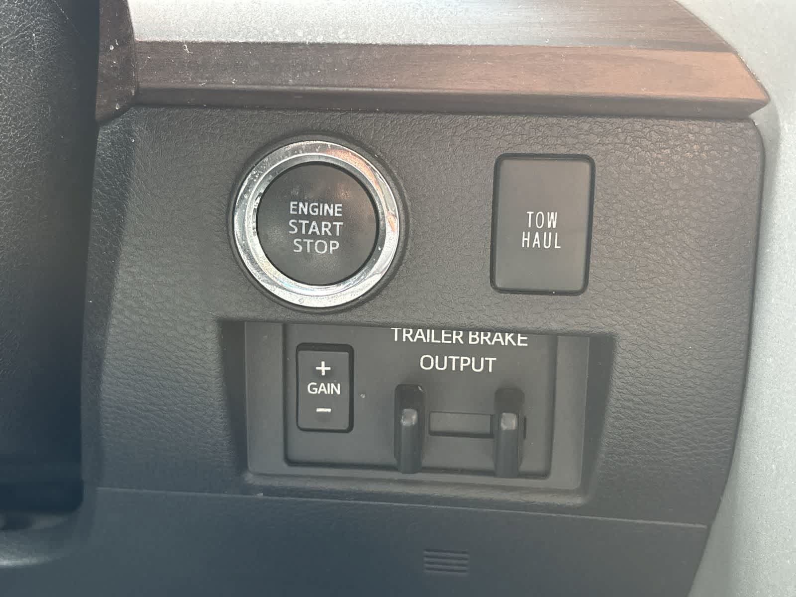 Used 2020 Toyota Tundra Limited w/ Limited Premium Package AWD/4WD image 21