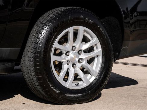 Used 2022 Chevrolet Suburban LT image 59