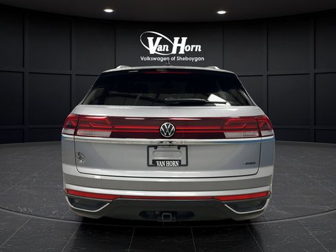 Used 2024 Volkswagen Atlas Cross Sport SE w/ Panoramic Sunroof Package AWD/4WD image 6