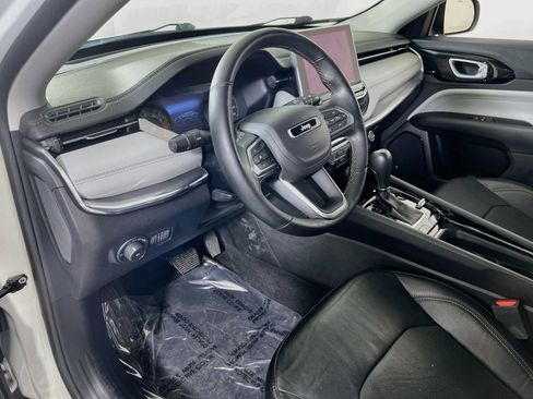 Used 2022 Jeep Compass Limited w/ Sun and Sound Group AWD/4WD image 9