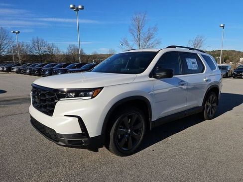 New 2025 Honda Pilot Sport image 3