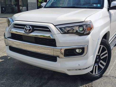 Used 2024 Toyota 4Runner Limited AWD/4WD image 2