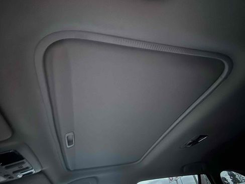 Used 2018 Subaru Outback 2.5i Limited image 43