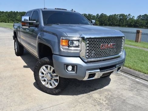 Used 2016 GMC Sierra 2500 Denali w/ Duramax Plus Package AWD/4WD image 2