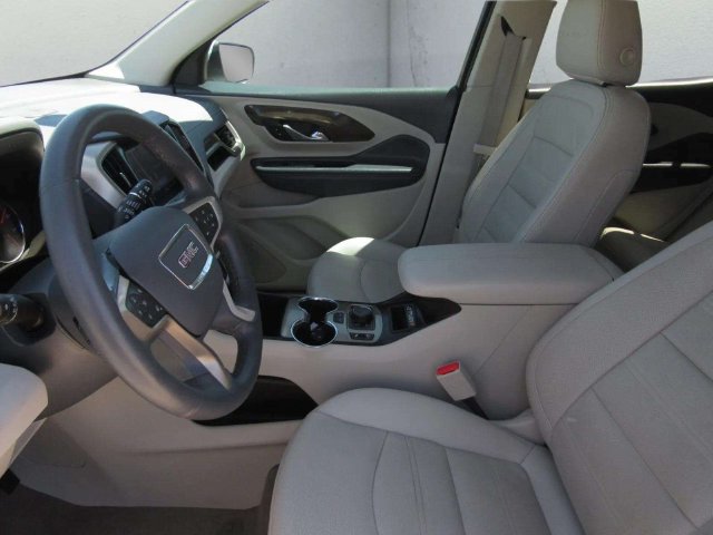 Used 2023 GMC Terrain Denali w/ Denali Premium Package AWD/4WD image 16