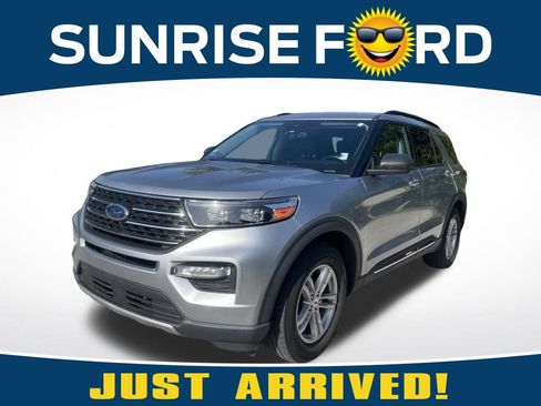 Used 2023 Ford Explorer XLT w/ Equipment Group 202A RWD image 1
