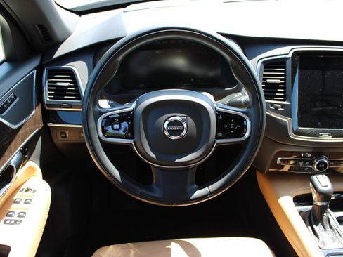 Used 2019 Volvo XC90 T6 Momentum w/ Advanced Package AWD/4WD image 17