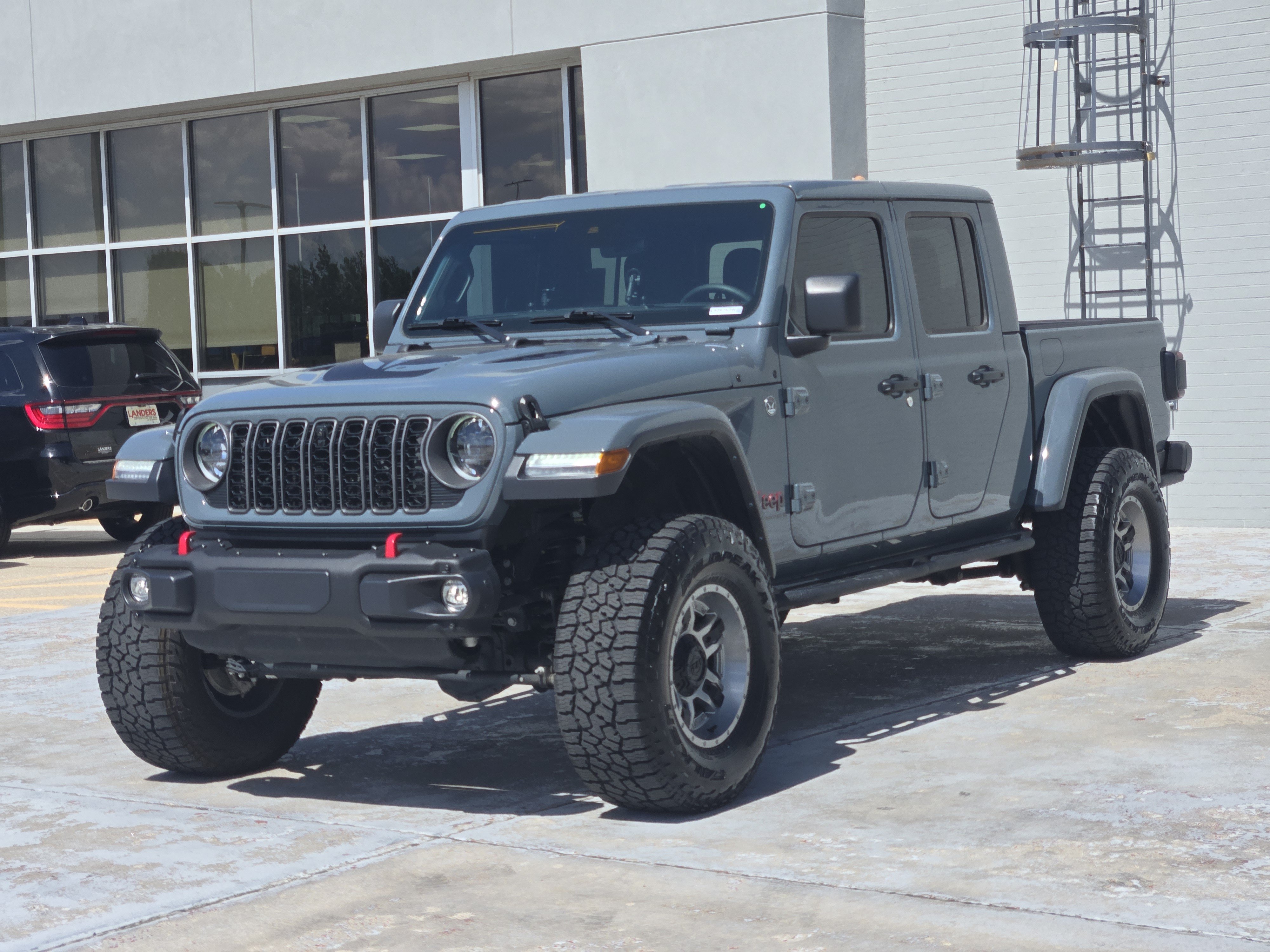 Used 2025 Jeep Gladiator Rubicon AWD/4WD image 4