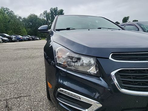 Used 2015 Chevrolet Cruze LT FWD image 8