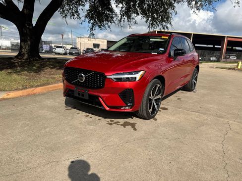 Used 2024 Volvo XC60 B5 Ultimate w/ Protection Package Premier AWD/4WD image 1