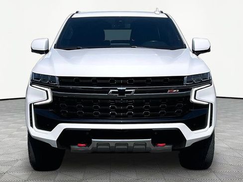 Used 2022 Chevrolet Tahoe Z71 w/ Luxury Package AWD/4WD image 2