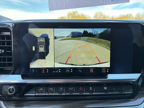 Used 2025 Chevrolet Silverado 1500 LT w/ Safety Package image 33