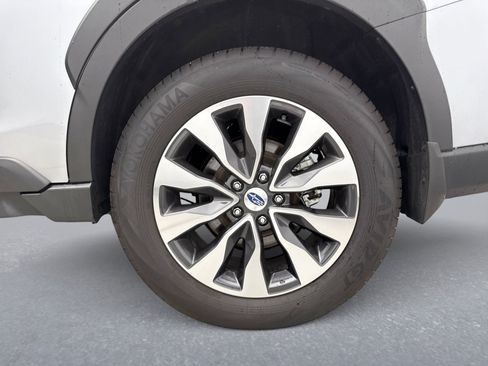 Used 2025 Subaru Outback Limited AWD/4WD image 28