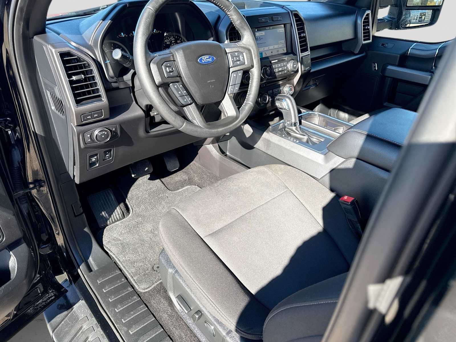 Used 2018 Ford F150 XLT w/ Equipment Group 302A Luxury AWD/4WD image 2