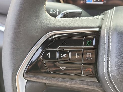 Used 2023 Jeep Grand Cherokee L Overland image 24