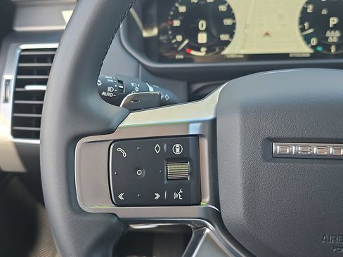 Certified 2025 Land Rover Discovery Dynamic SE AWD/4WD image 19