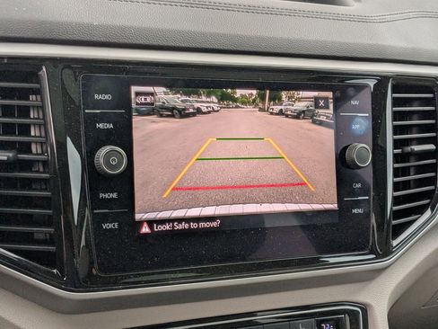 Used 2021 Volkswagen Atlas SEL R-Line image 16