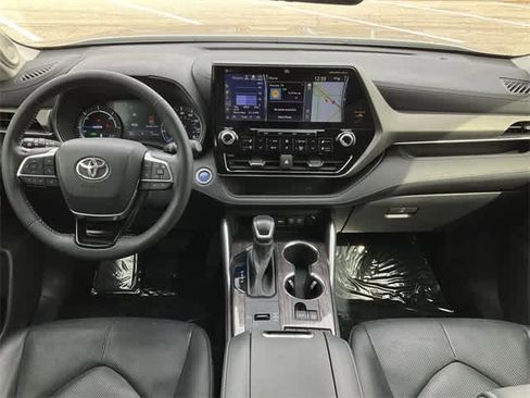 Used 2021 Toyota Highlander Limited image 20
