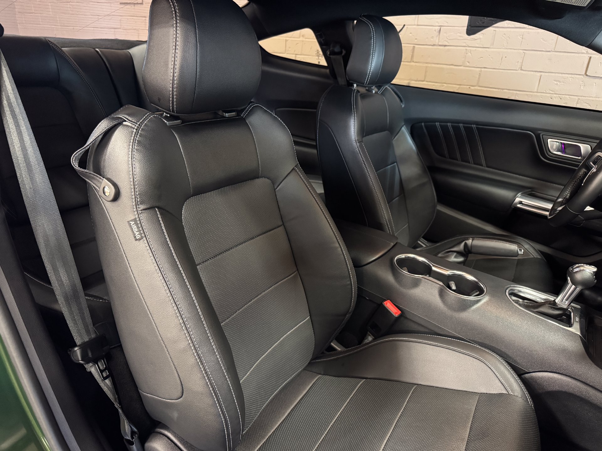 Used 2022 Ford Mustang GT Premium w/ Black Accent Package RWD image 28