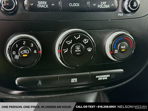 Used 2016 Kia Soul + FWD image 15