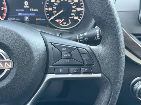 Used 2023 Nissan Altima 2.5 SV image 13