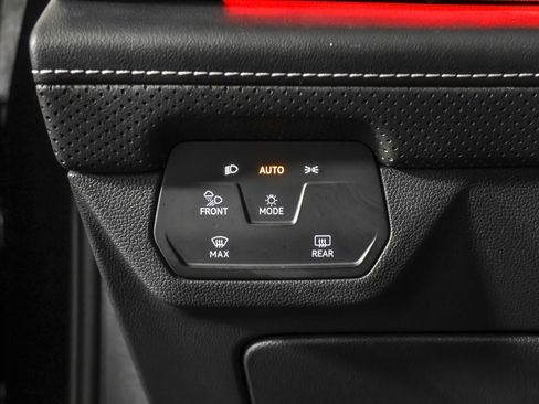 Used 2024 Volkswagen Atlas SEL Premium R-Line image 28