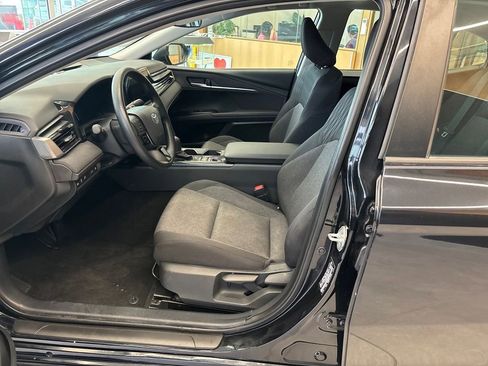 Used 2025 Toyota Camry LE image 10