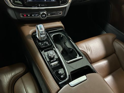Used 2018 Volvo S90 T8 Inscription w/ Luxury Package AWD/4WD image 10