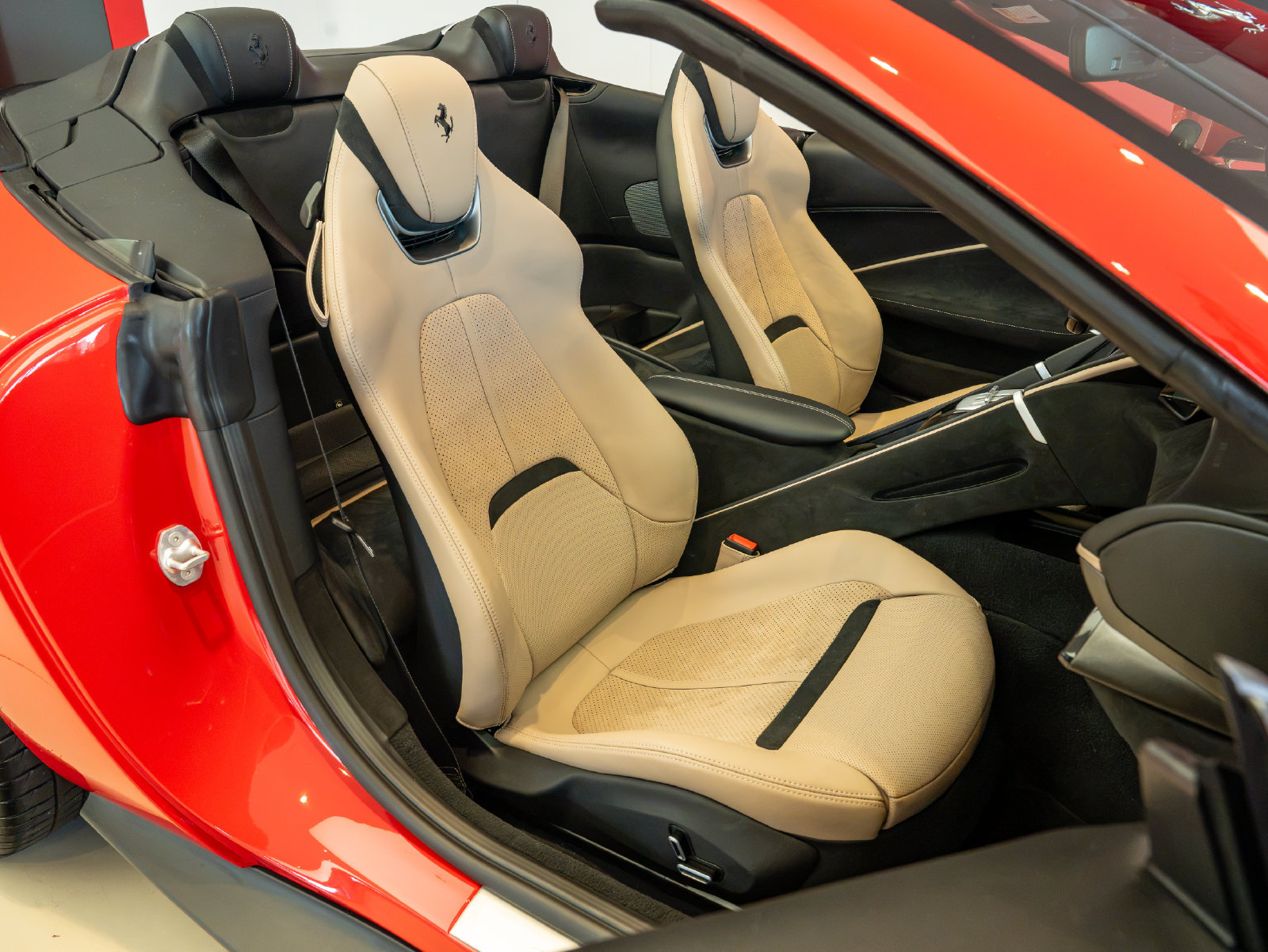 Certified 2026 Ferrari Roma Spider RWD image 21