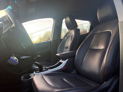 Used 2019 Chevrolet Bolt Premier w/ Infotainment Package image 24