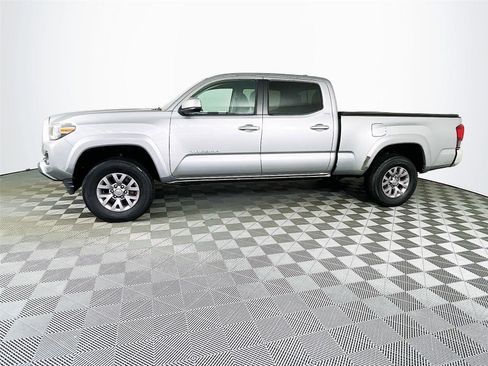 Used 2018 Toyota Tacoma SR5 image 4