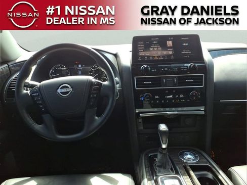 Used 2023 Nissan Armada Platinum w/ Captain's Chairs Package RWD image 10