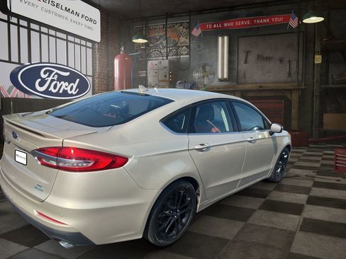 Certified 2019 Ford Fusion SE w/ Equipment Group 151A image 6