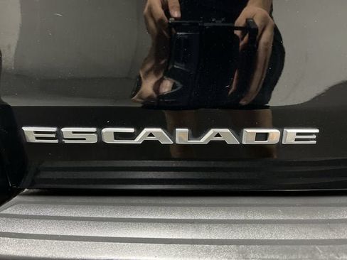 Used 2020 Cadillac Escalade Platinum AWD/4WD image 32