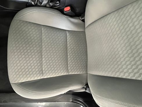 Used 2021 Toyota Tacoma SR w/ SR Convenience Package image 12