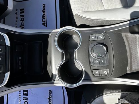 Used 2023 GMC Terrain SLT FWD image 12