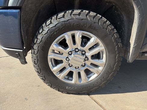 Used 2022 GMC Sierra 2500 Denali image 9