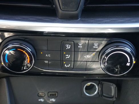 Used 2024 Buick Encore GX Sport Touring image 26