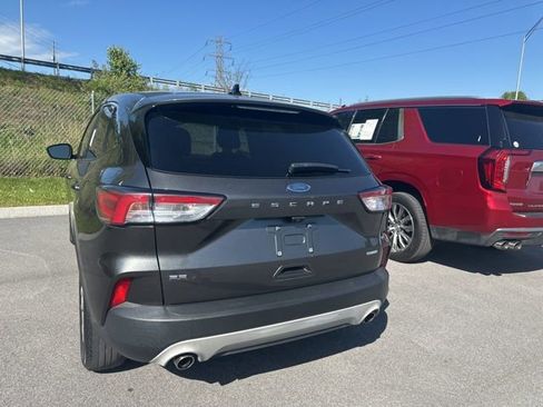 Used 2020 Ford Escape SE image 32
