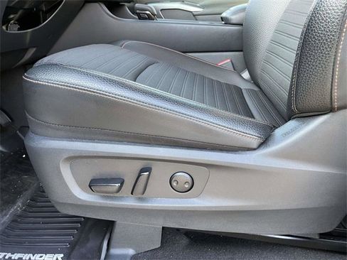 Used 2025 Nissan Pathfinder Rock Creek image 22