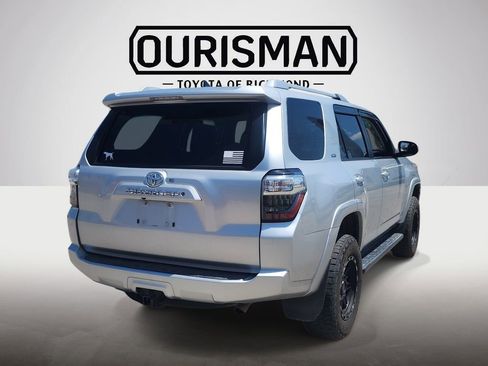 Used 2015 Toyota 4Runner SR5 AWD/4WD image 5