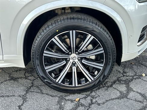 Certified 2024 Volvo XC90 B5 Plus w/ Protection Package Premier image 13