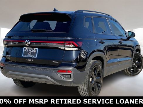 Certified 2025 Volkswagen Taos SE image 2