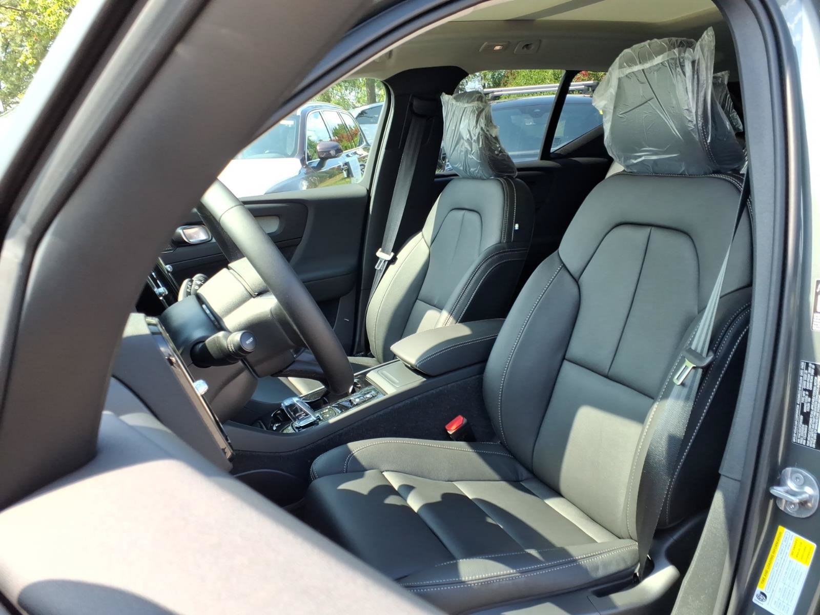 New 2026 Volvo XC40 B5 Plus w/ Climate Package AWD/4WD image 6