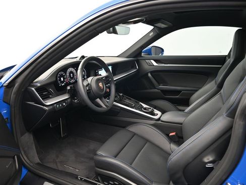 Used 2025 Porsche 911 Carrera S image 4