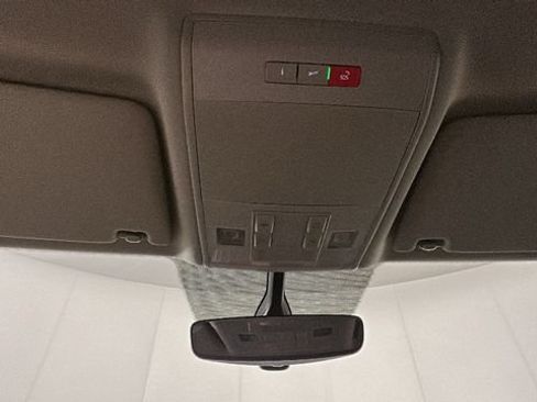 Used 2021 Volkswagen Atlas S FWD image 25