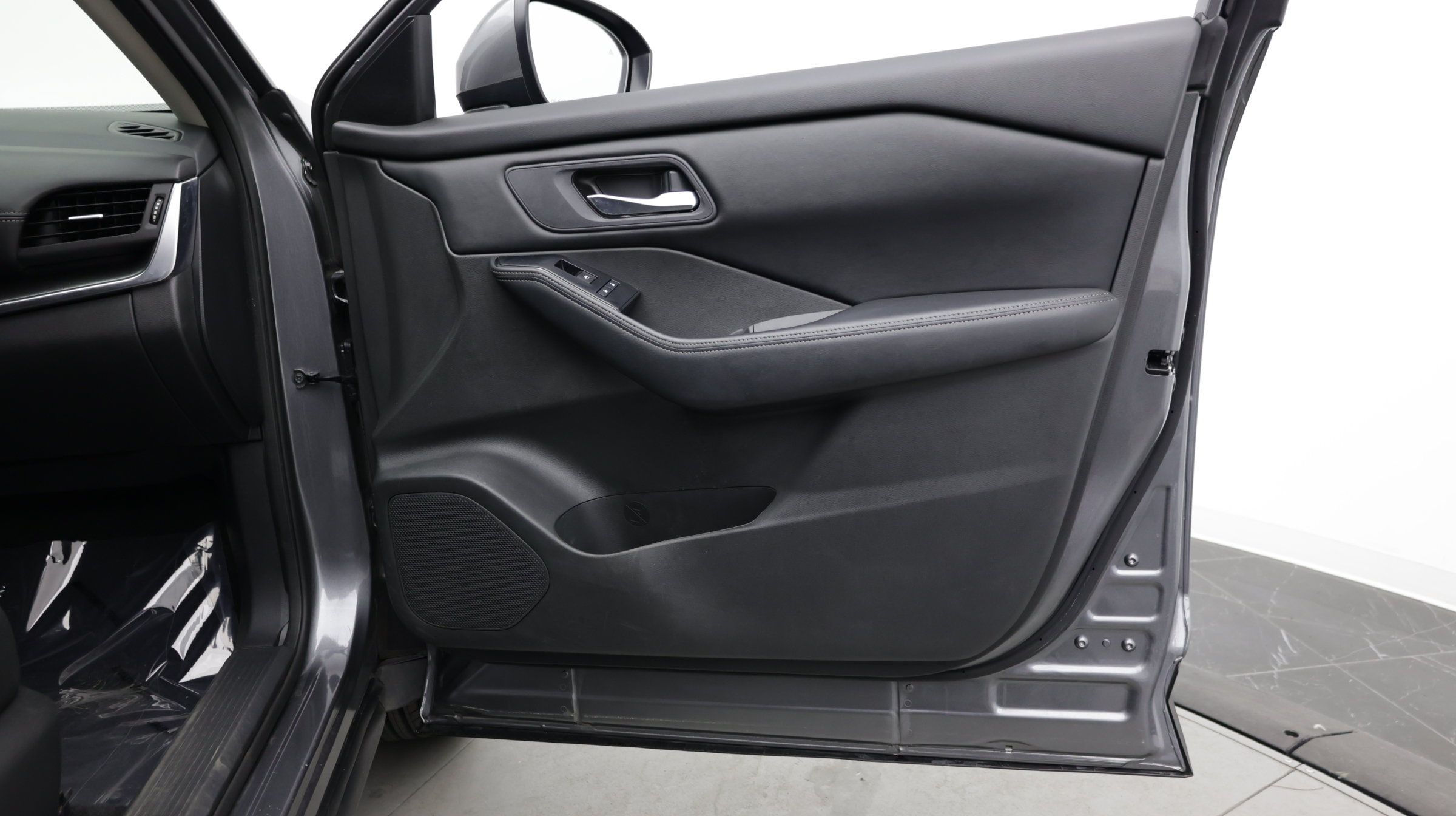 Used 2024 Nissan Rogue SV AWD/4WD image 36