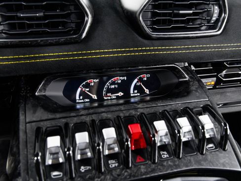 Used 2018 Lamborghini Huracan Performante image 27