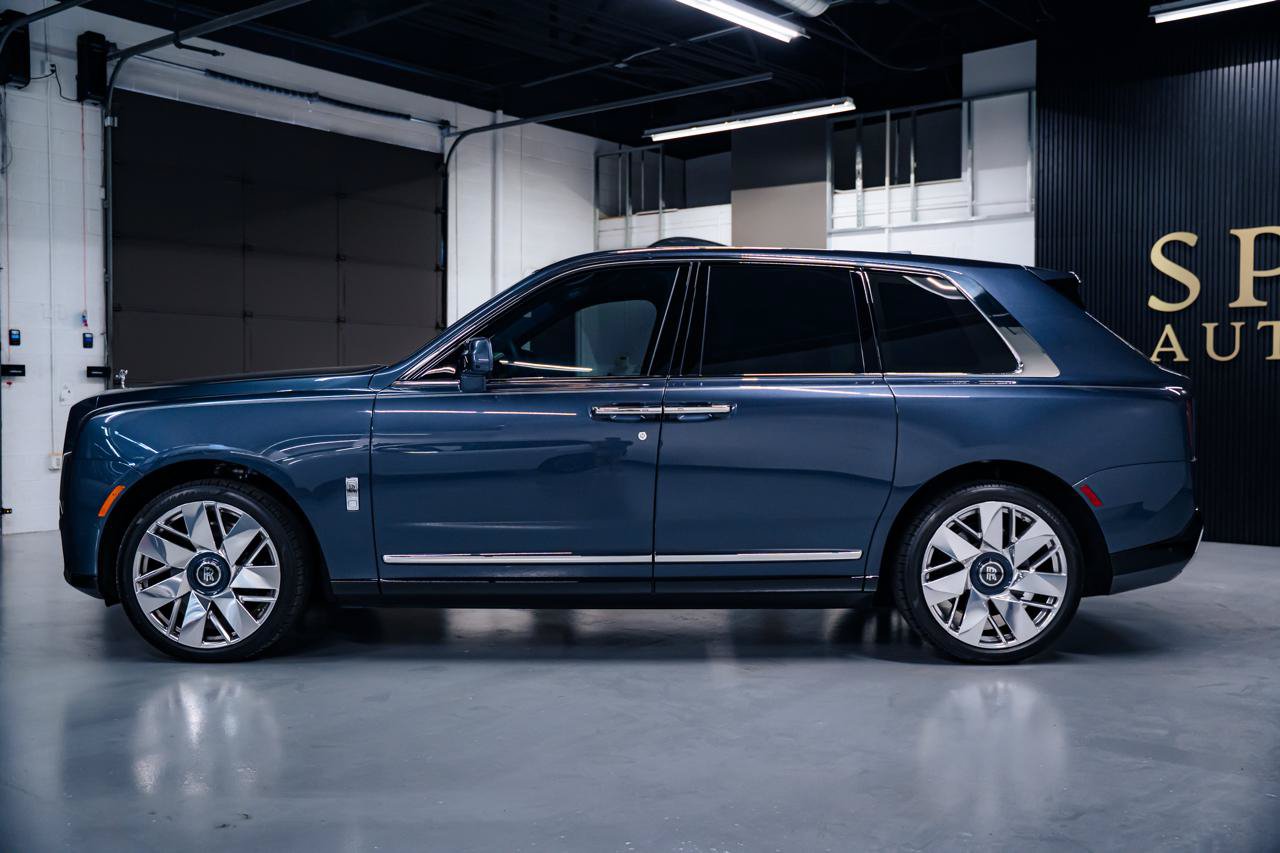 Used 2025 Rolls-Royce Cullinan w/ Dynamic Package AWD/4WD image 2